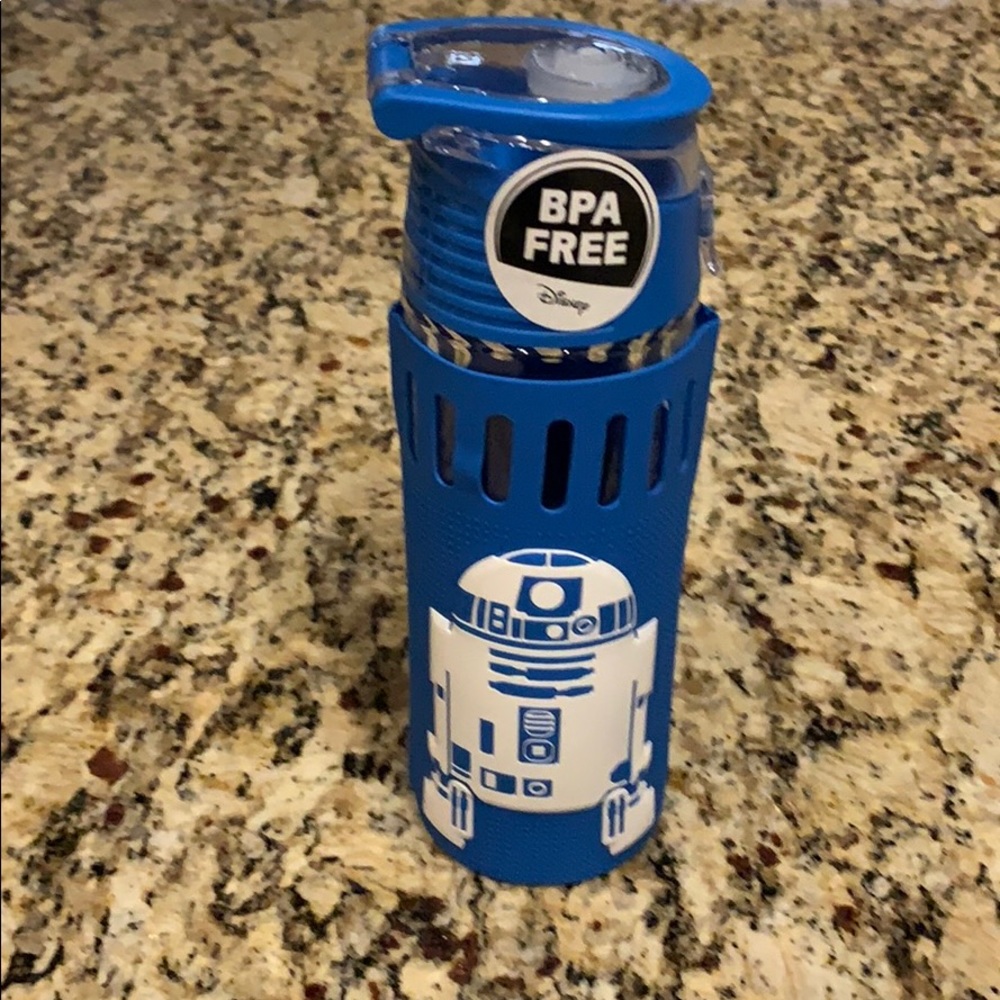 NWT R2D2 flip top water bottle